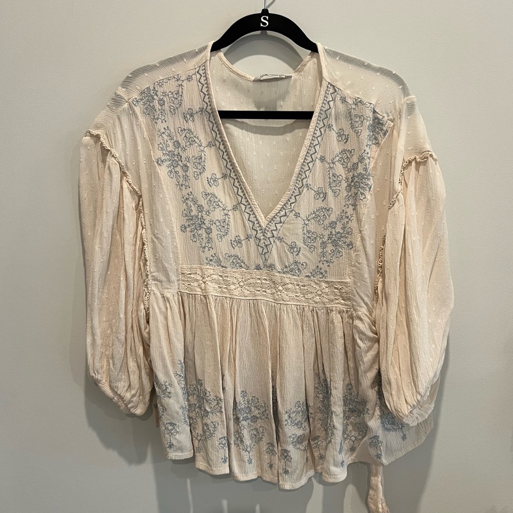 American Eagle top